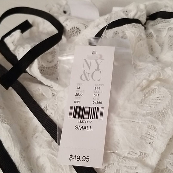 NWT! NY & Co lace top - Picture 4 of 4